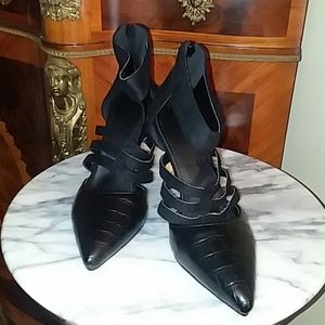 NIB! 4 inch croc print pointed toe  suede pump